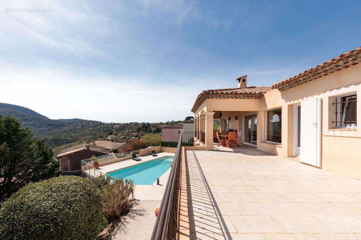 Maison à LES ADRETS-DE-L&#039;ESTEREL