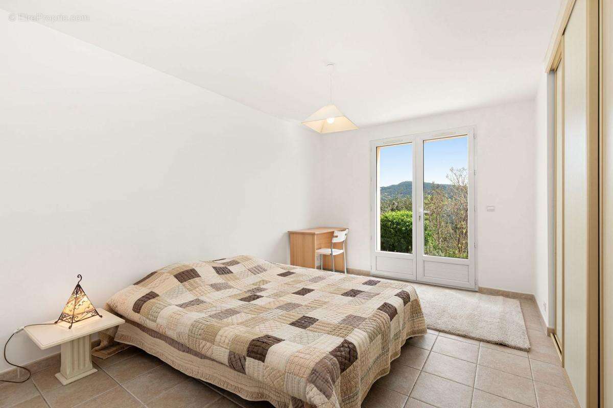 Maison à LES ADRETS-DE-L&#039;ESTEREL