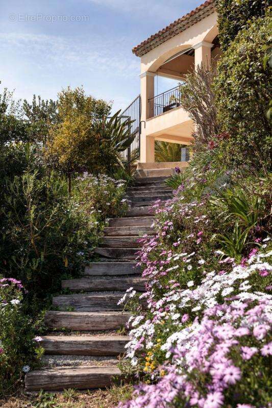 Maison à LES ADRETS-DE-L&#039;ESTEREL