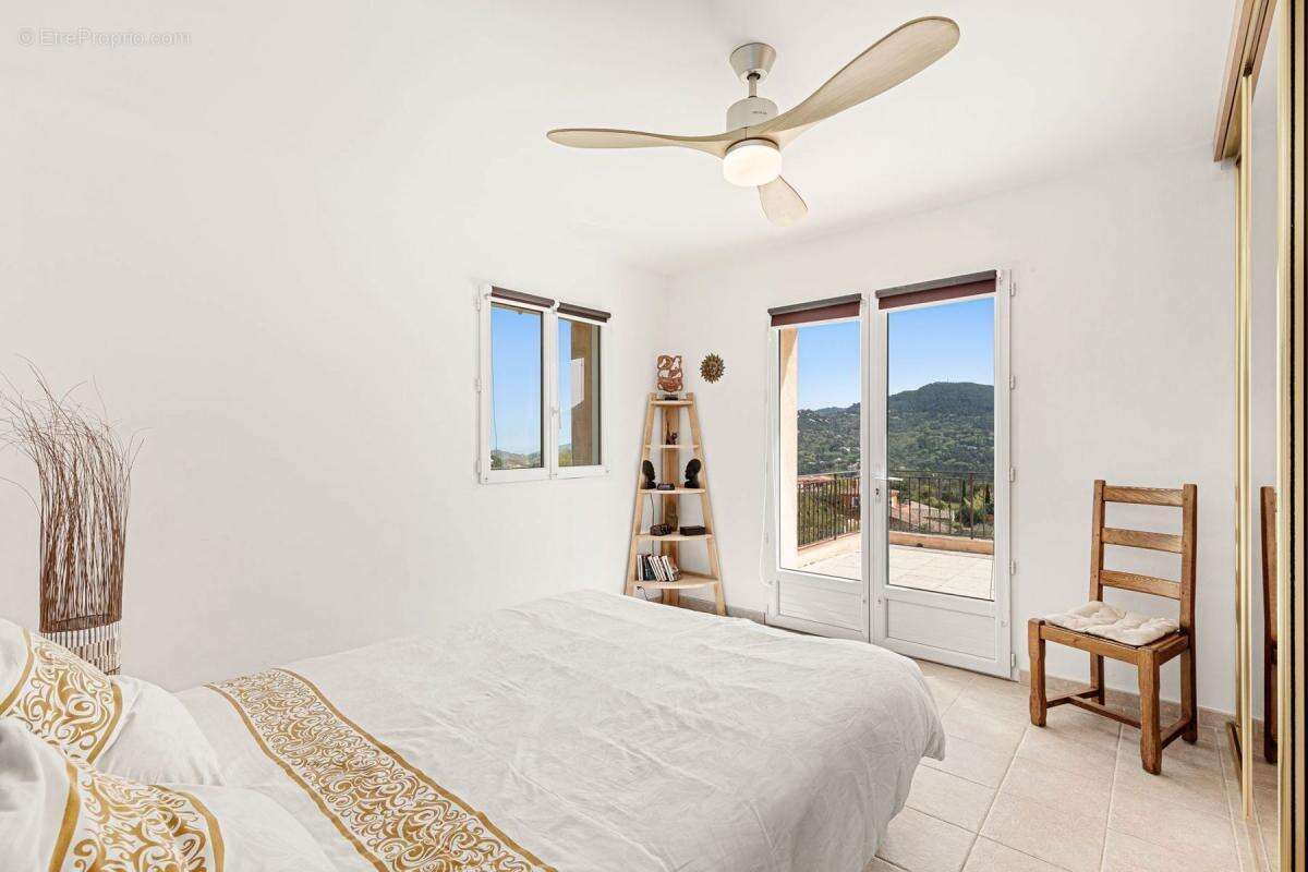 Maison à LES ADRETS-DE-L&#039;ESTEREL