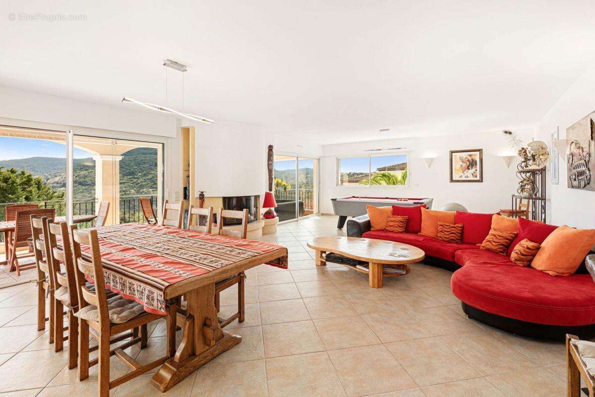 Maison à LES ADRETS-DE-L&#039;ESTEREL