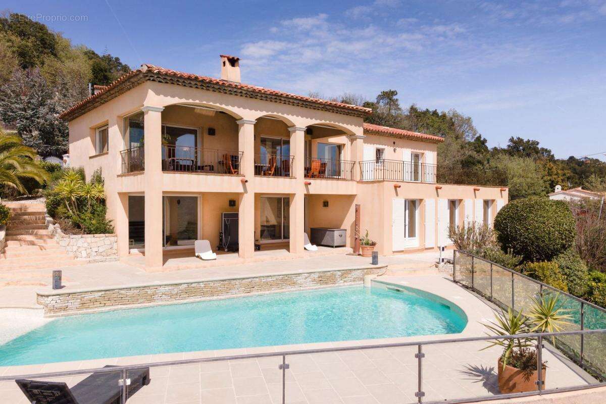 Maison à LES ADRETS-DE-L&#039;ESTEREL