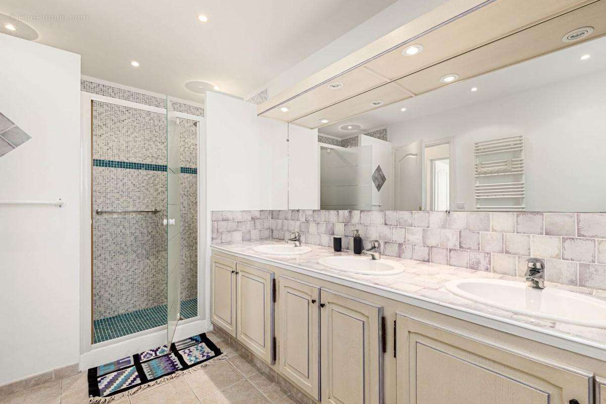 Maison à LES ADRETS-DE-L&#039;ESTEREL