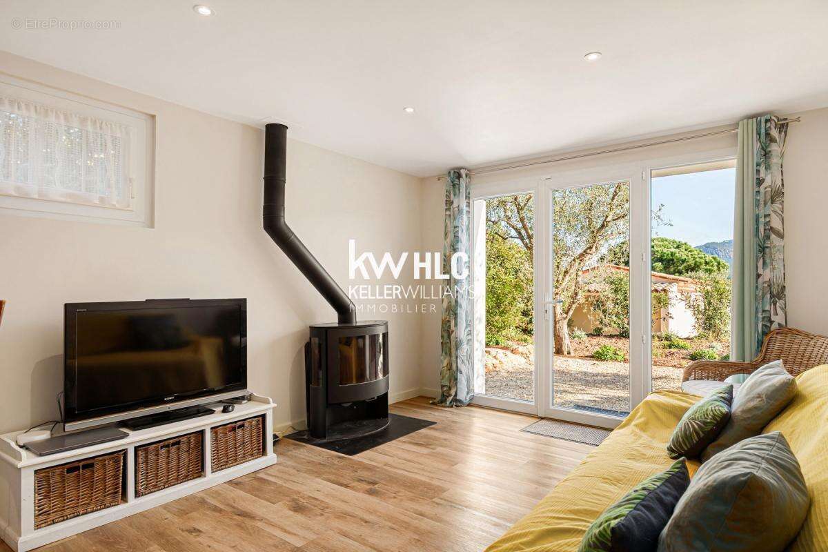 Maison à LES ADRETS-DE-L&#039;ESTEREL