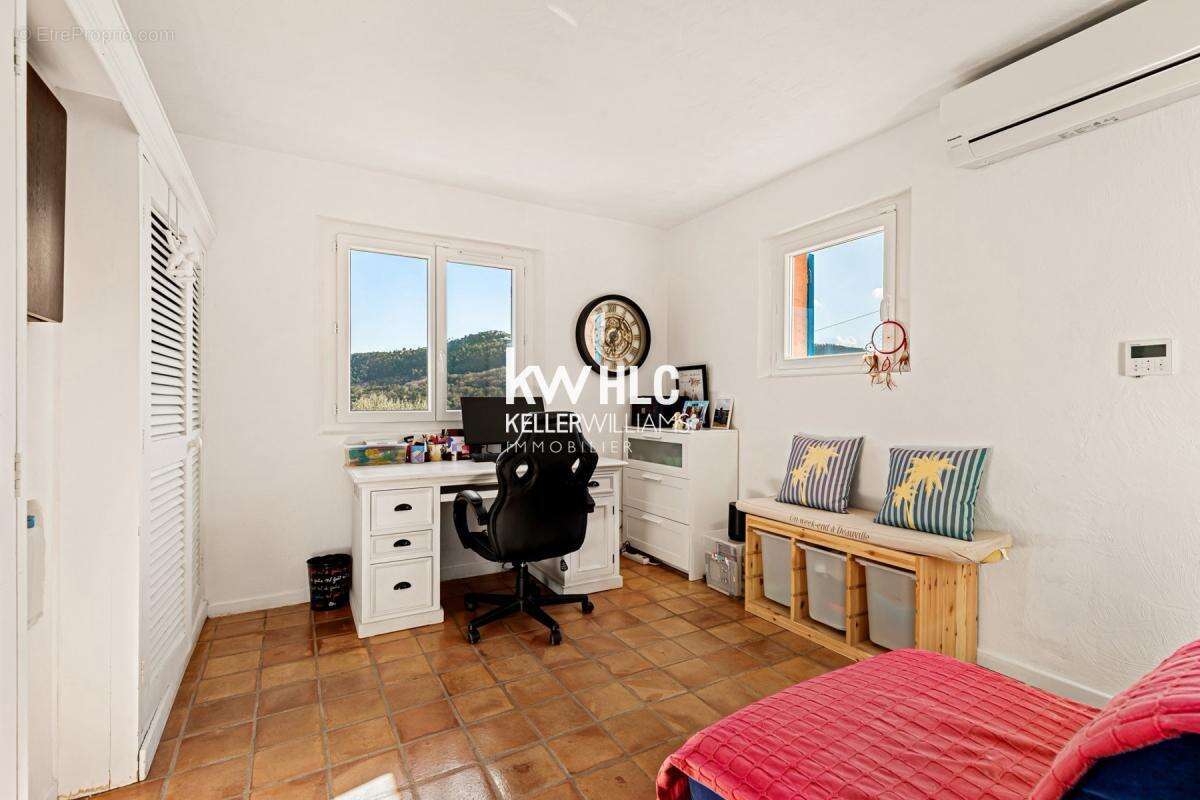 Maison à LES ADRETS-DE-L&#039;ESTEREL