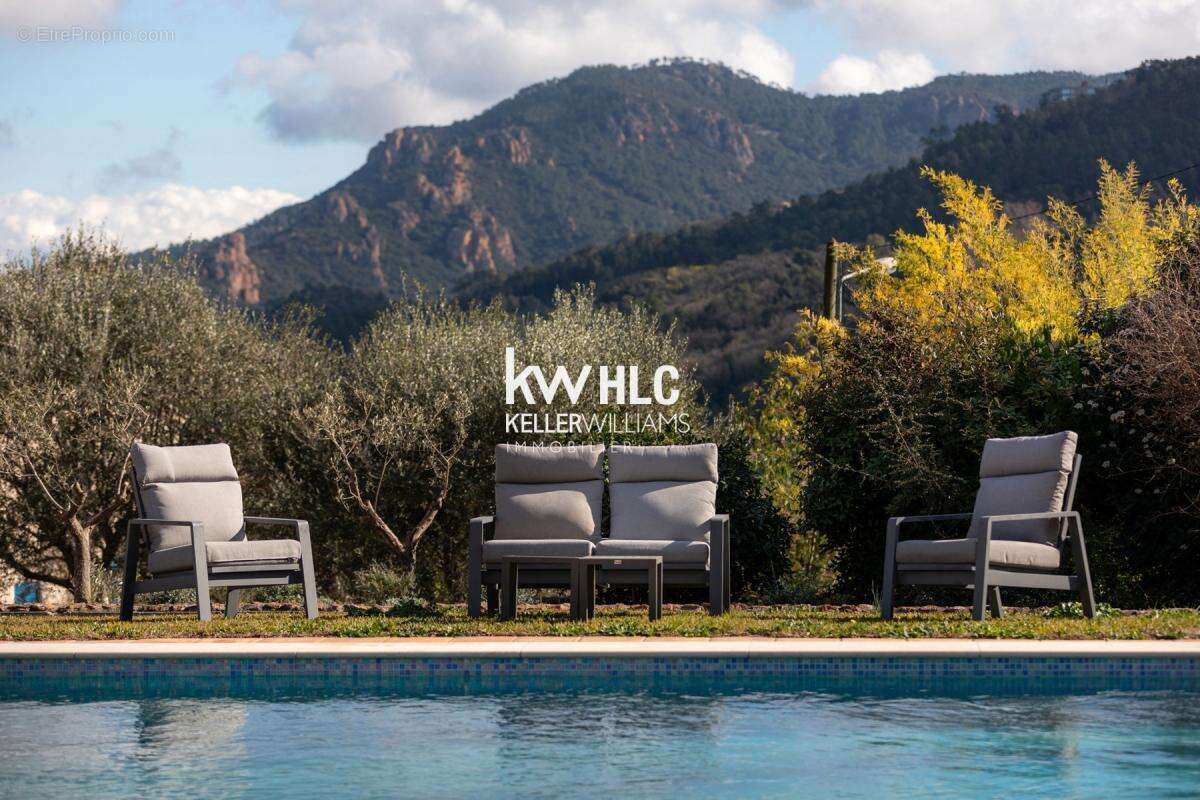 Maison à LES ADRETS-DE-L&#039;ESTEREL