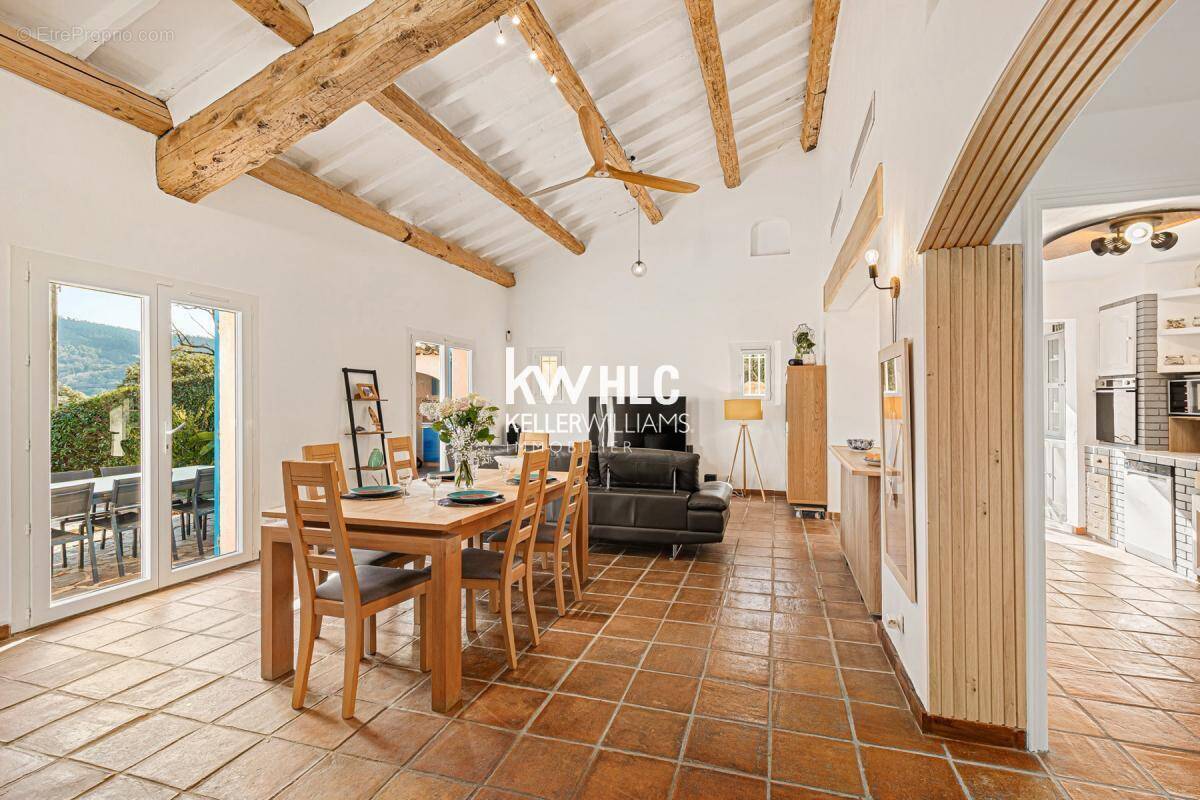 Maison à LES ADRETS-DE-L&#039;ESTEREL