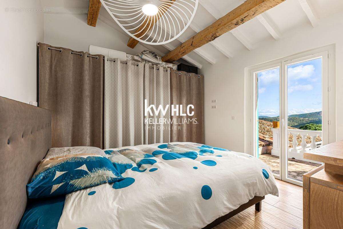 Maison à LES ADRETS-DE-L&#039;ESTEREL