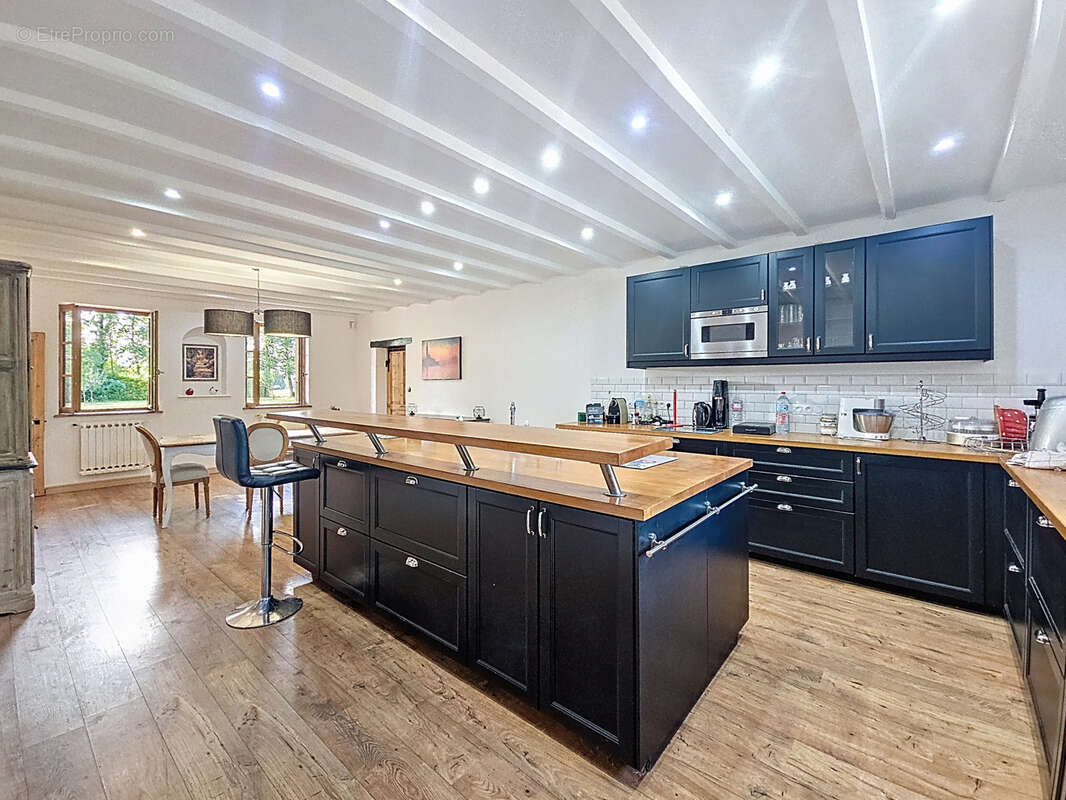 Maison à MONTREVEL-EN-BRESSE