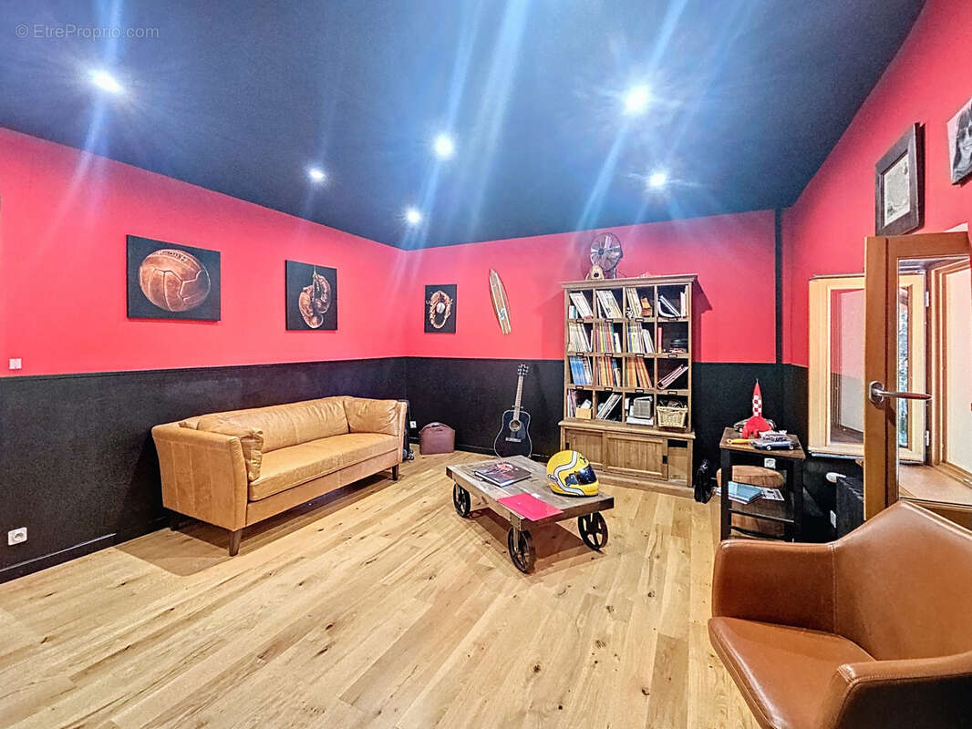 Maison à MONTREVEL-EN-BRESSE