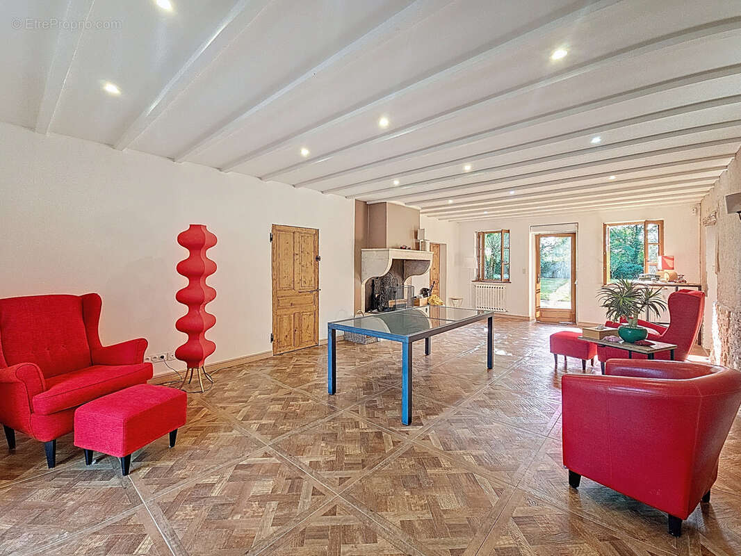 Maison à MONTREVEL-EN-BRESSE