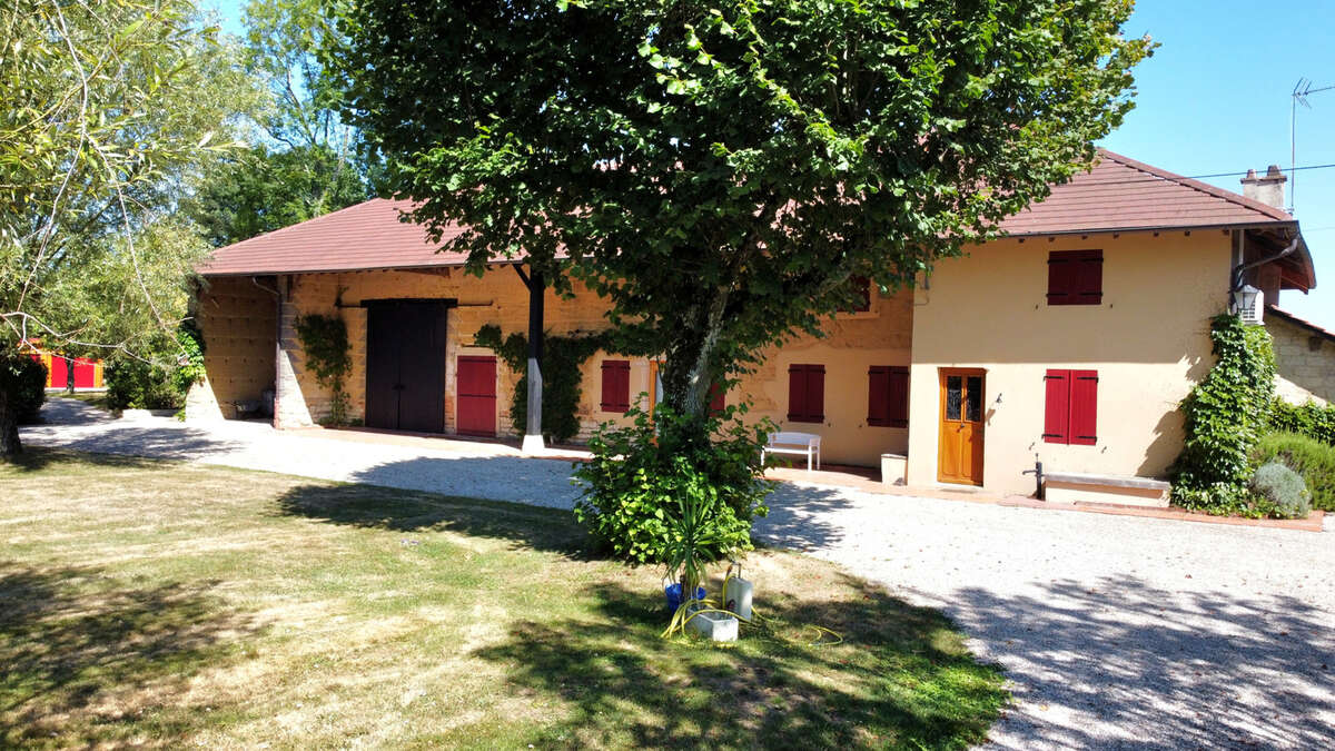 Maison à MONTREVEL-EN-BRESSE