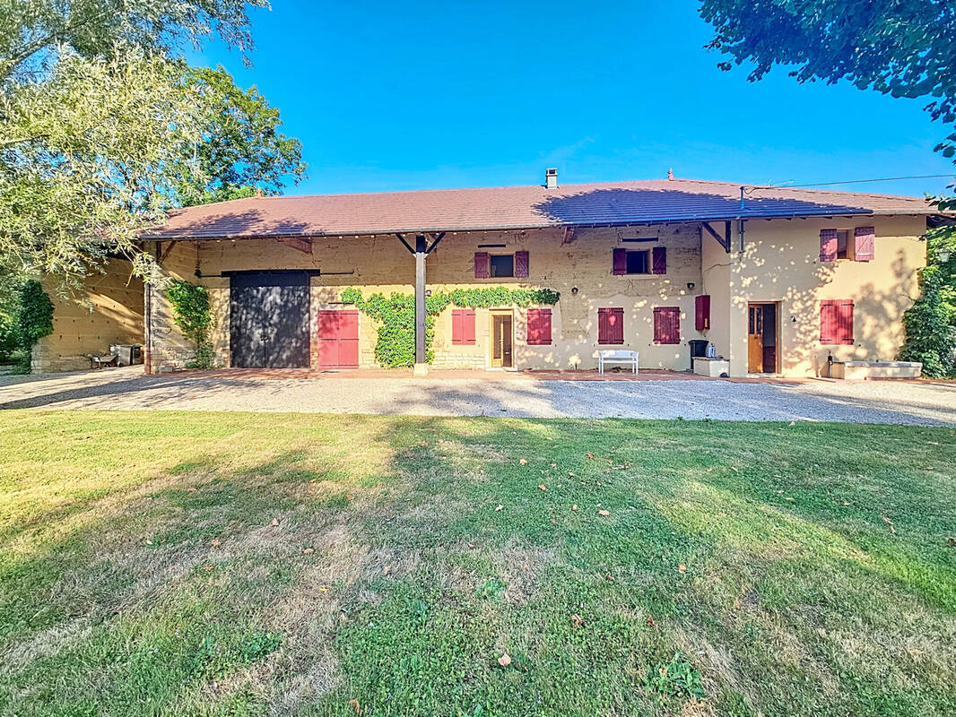 Maison à MONTREVEL-EN-BRESSE