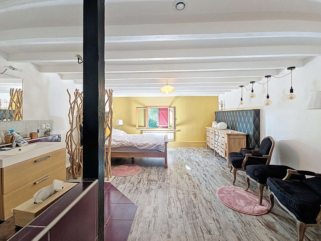 Maison à MONTREVEL-EN-BRESSE