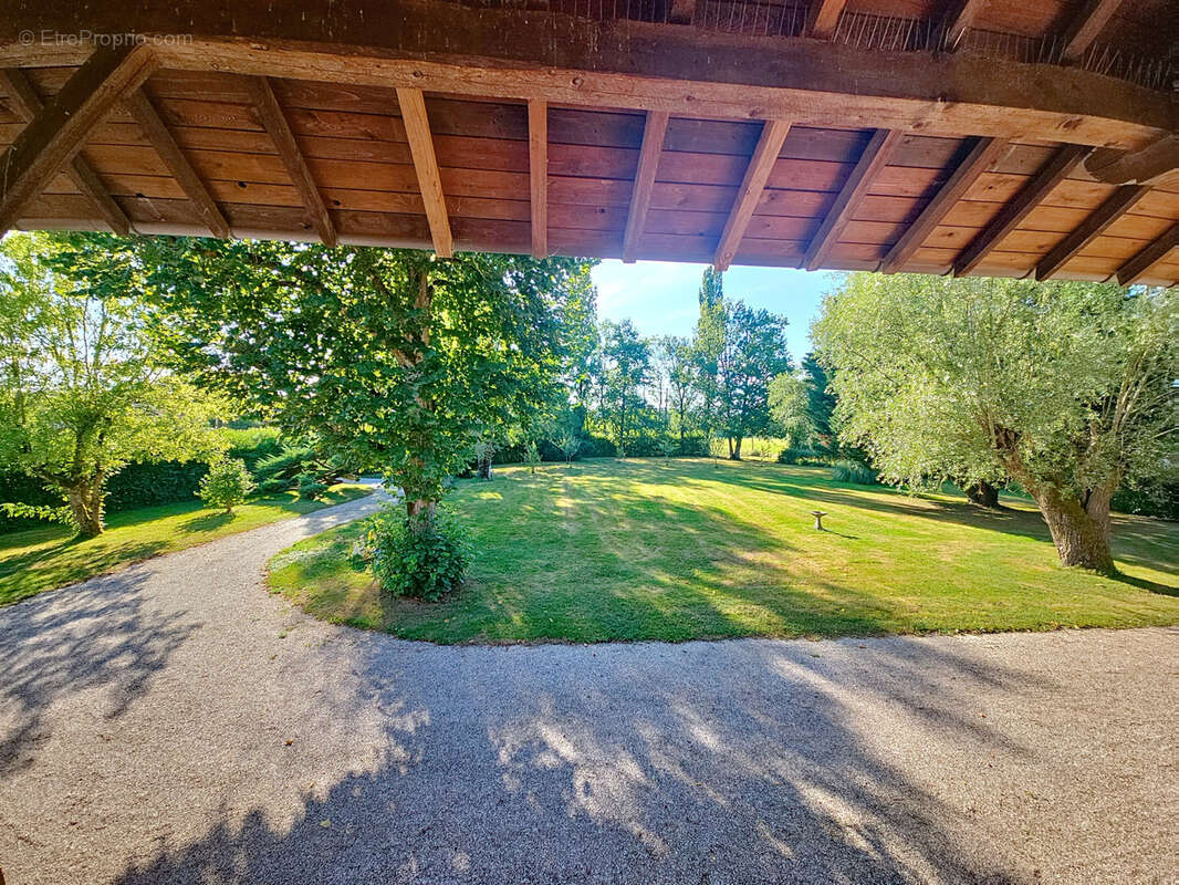 Maison à MONTREVEL-EN-BRESSE