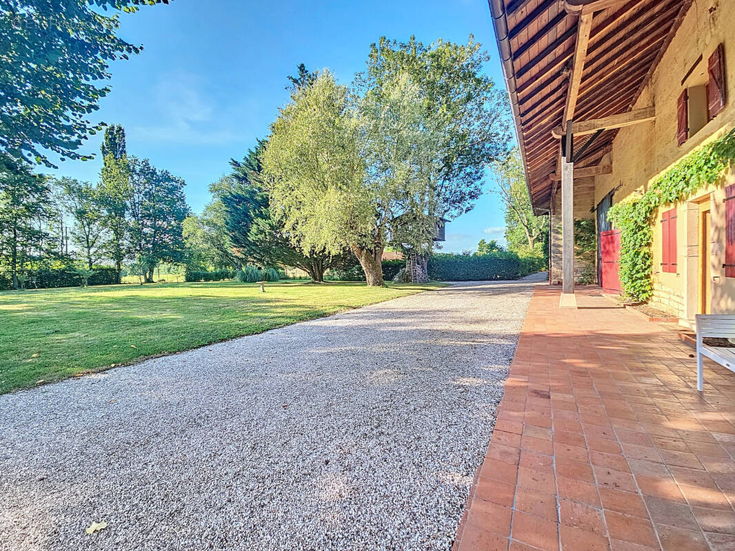 Maison à MONTREVEL-EN-BRESSE