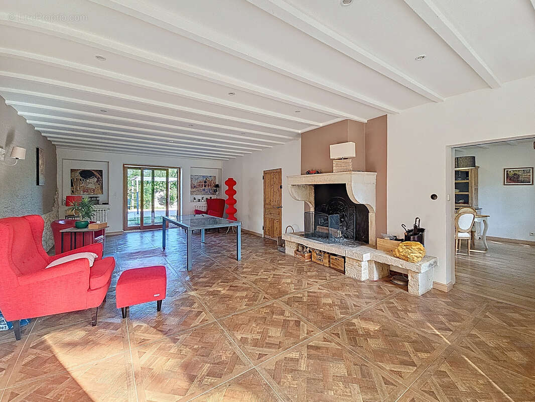 Maison à MONTREVEL-EN-BRESSE