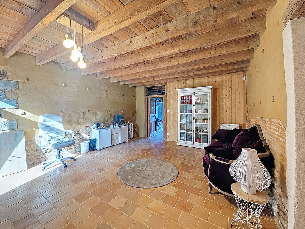 Maison à MONTREVEL-EN-BRESSE