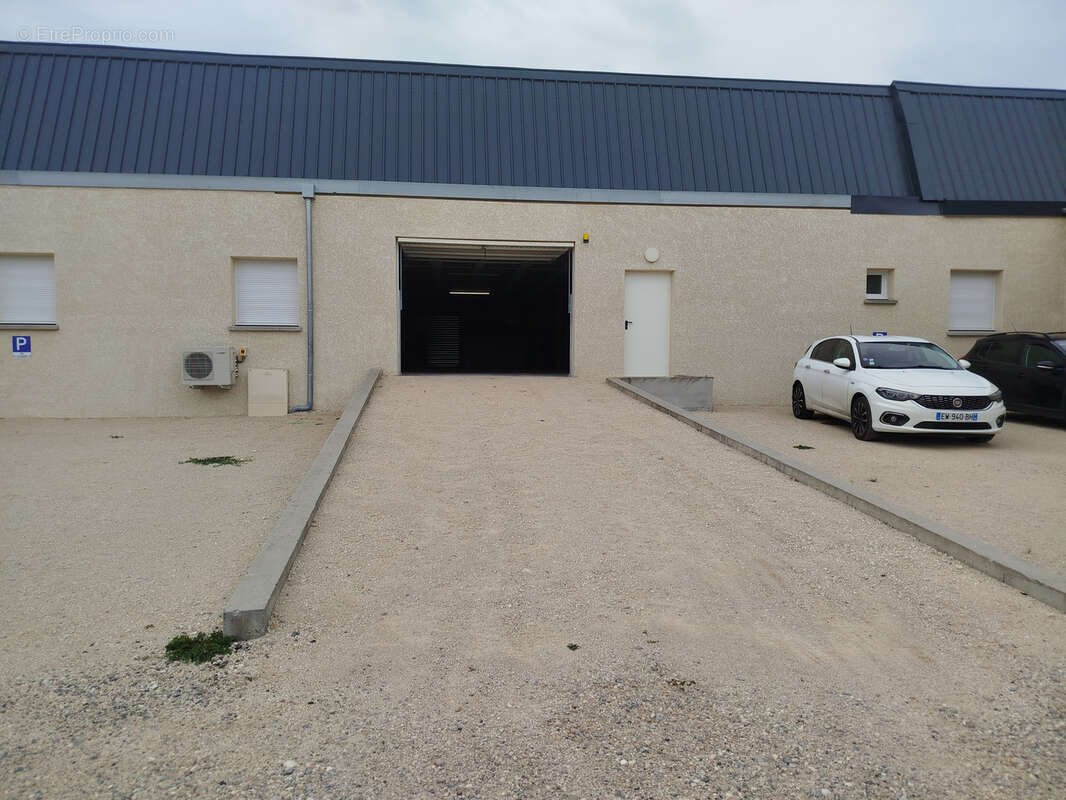 Commerce à LA BATIE-DIVISIN