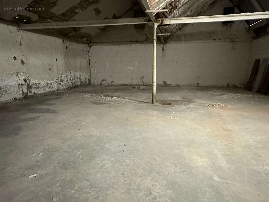 Commerce à LA BATIE-DIVISIN