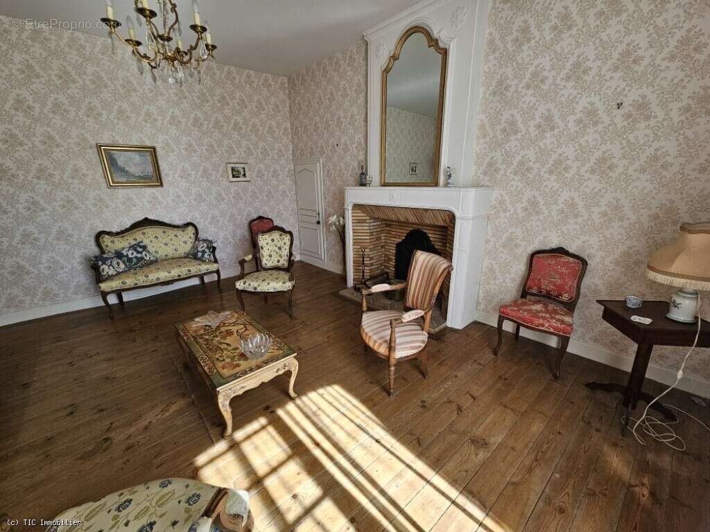 Maison à VILLEFAGNAN