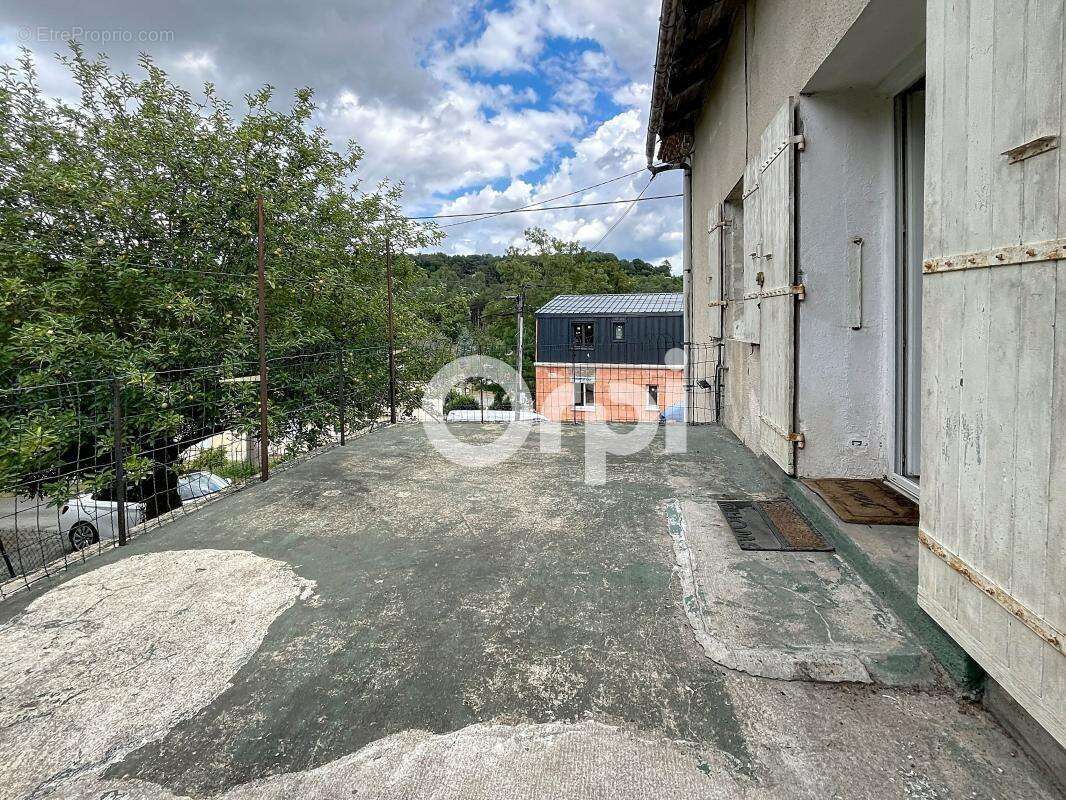 Maison à NOTRE-DAME-DE-SANILHAC