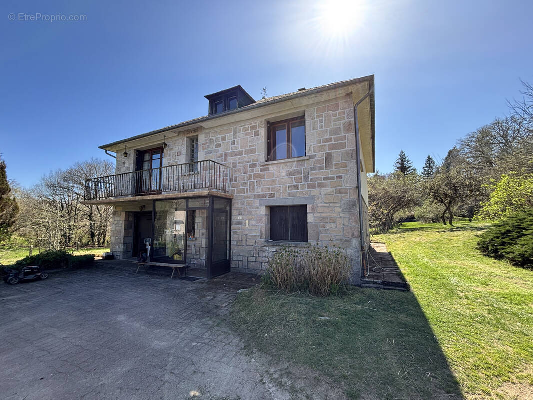 Maison à SOUDEILLES