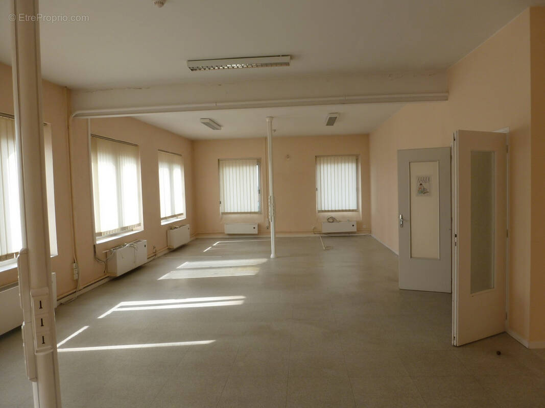 Commerce à CHAUMONT