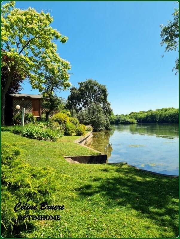 Maison à MEZY-SUR-SEINE