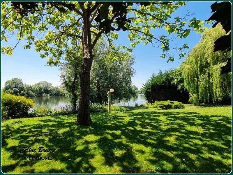 Maison à MEZY-SUR-SEINE