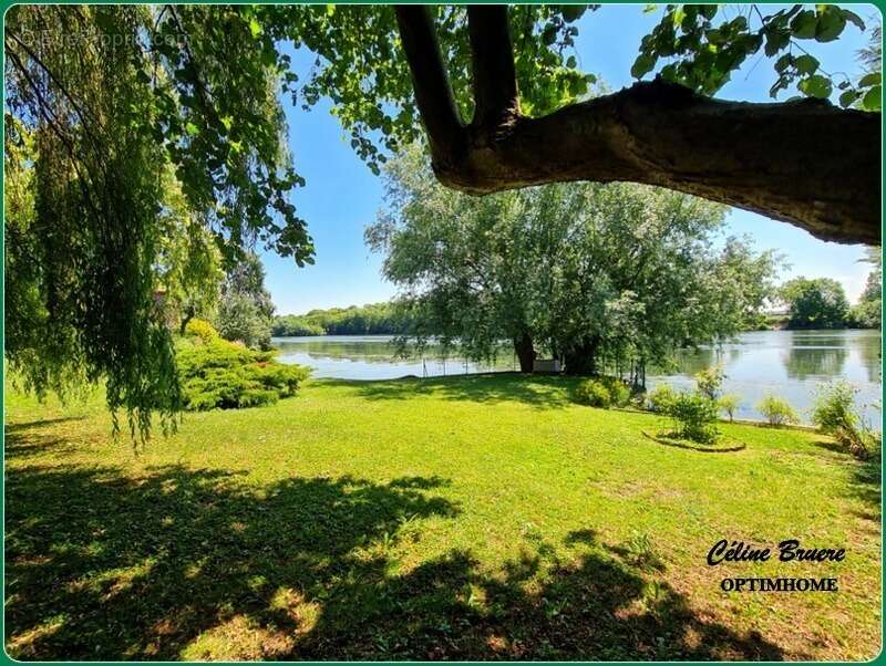 Maison à MEZY-SUR-SEINE