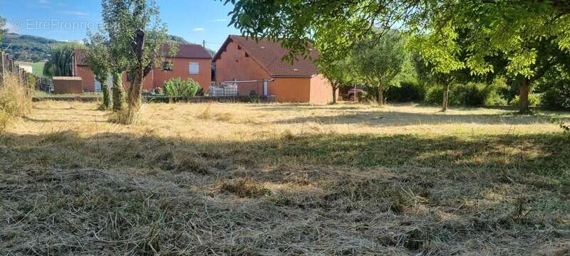 Terrain à VERTAIZON