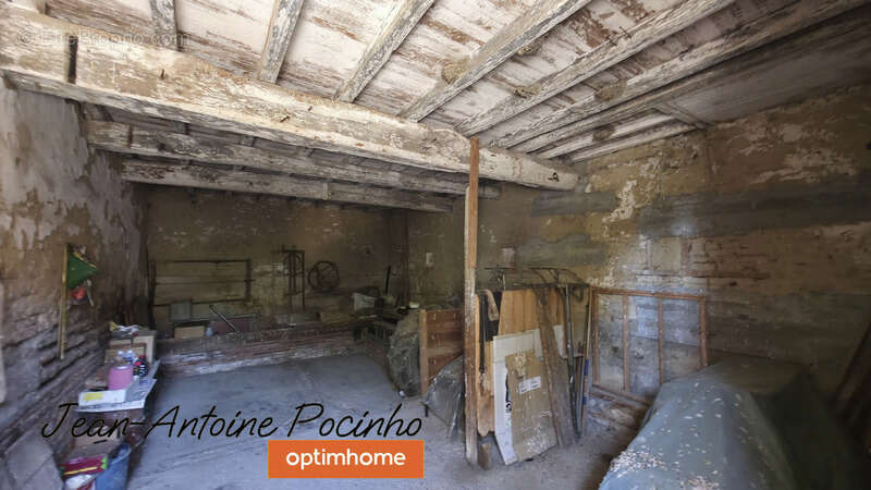 Maison à SAINTE-FOY-DE-PEYROLIERES