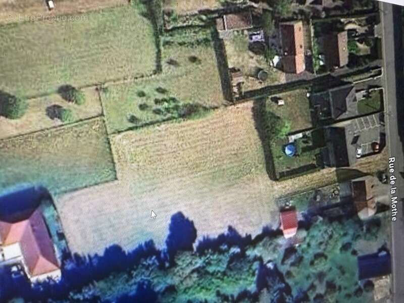 Terrain à BREUIL-LE-VERT