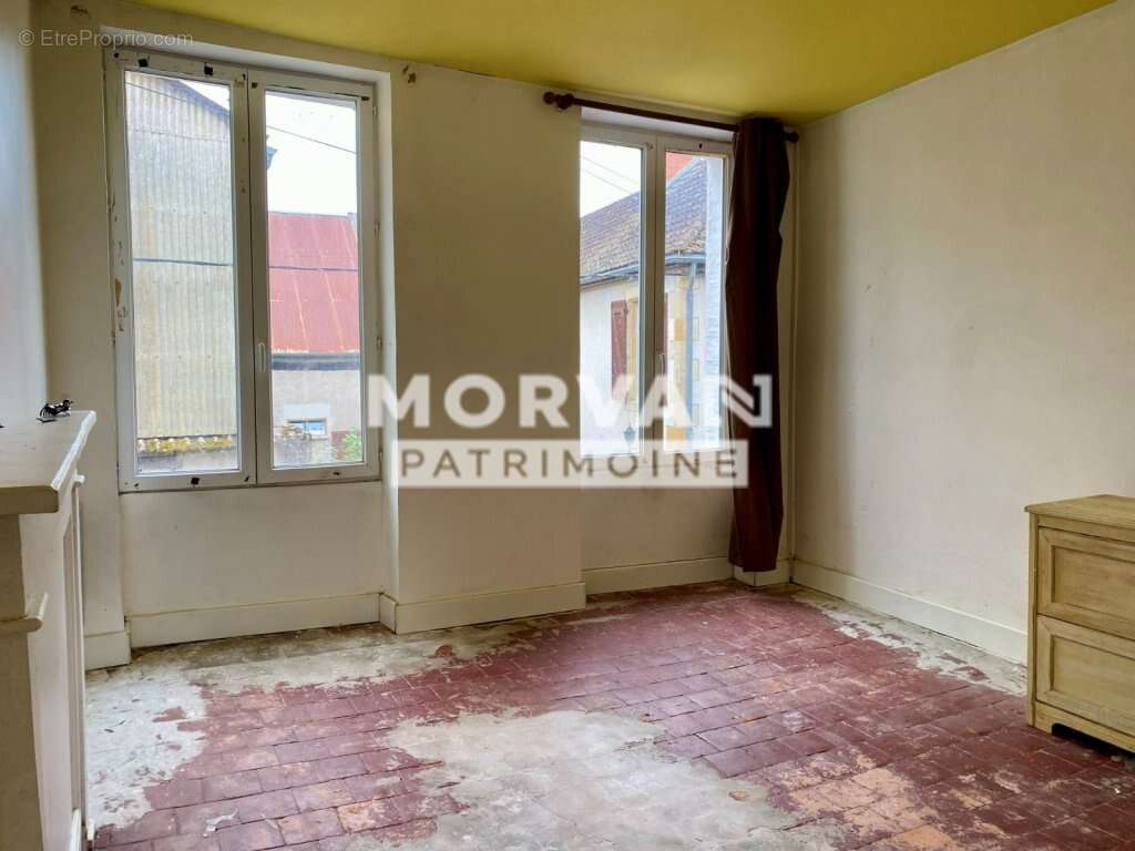 Maison à SAINT-SAULGE