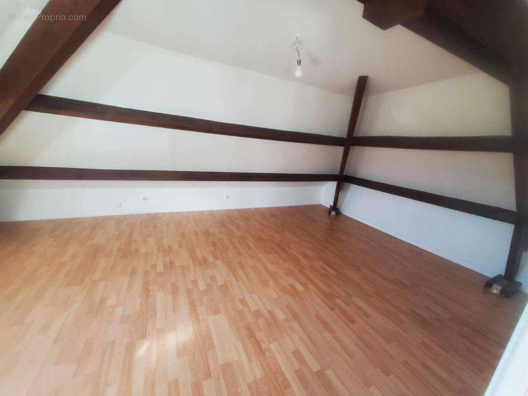 Appartement à VIC-SUR-AISNE