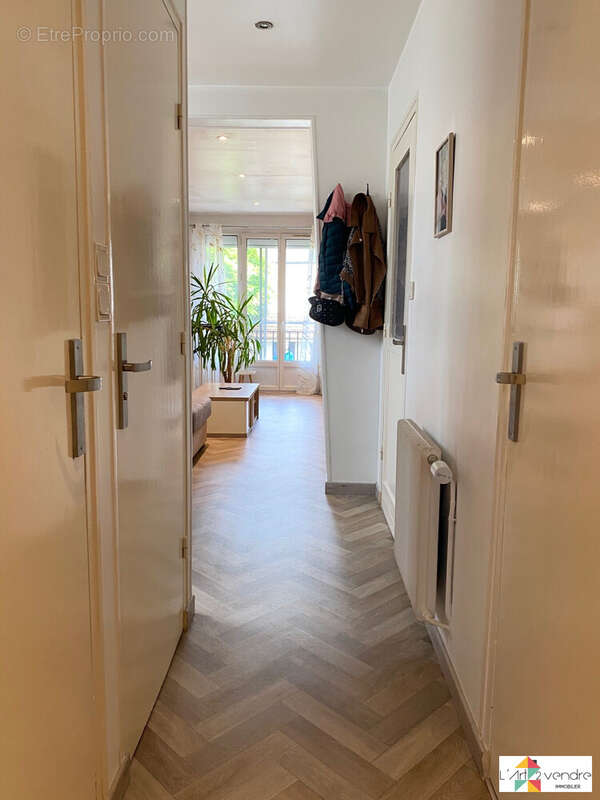 Couloir Chambre - Appartement à MONTGERON