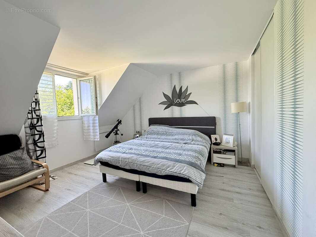 Maison à MORAINVILLIERS