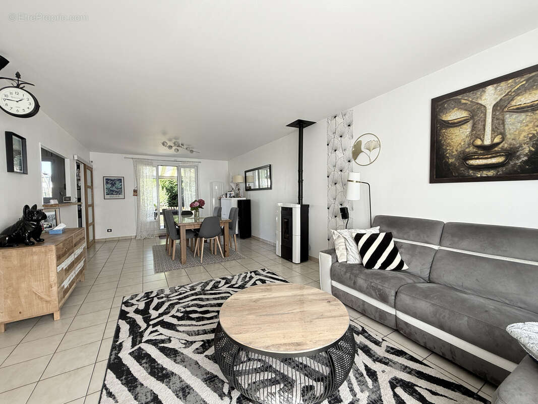 Maison à MORAINVILLIERS