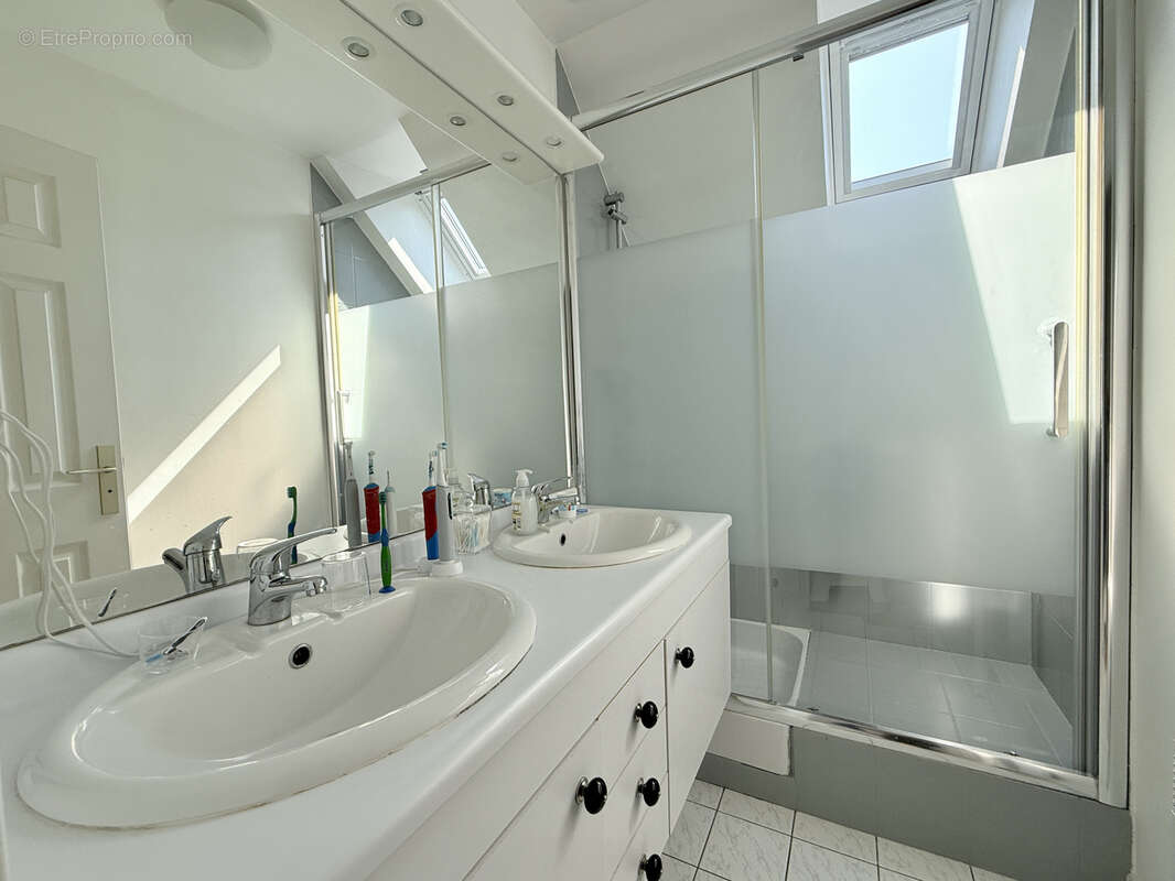 Maison à MORAINVILLIERS