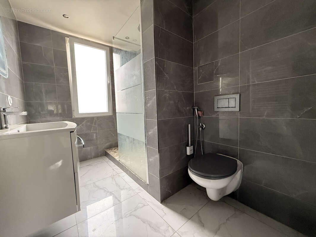 Appartement à LE BLANC-MESNIL