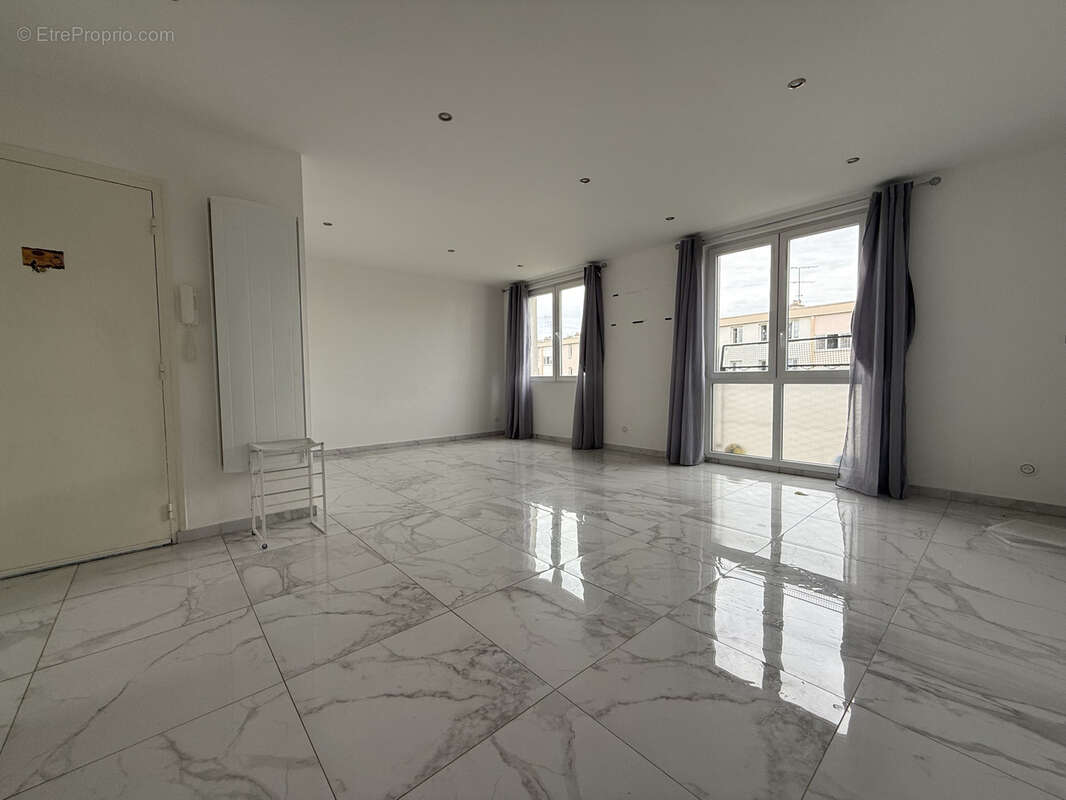 Appartement à LE BLANC-MESNIL