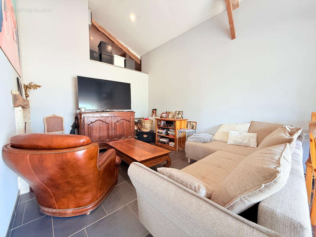 Maison à SAINTE-COLOMBE-EN-BRUILHOIS