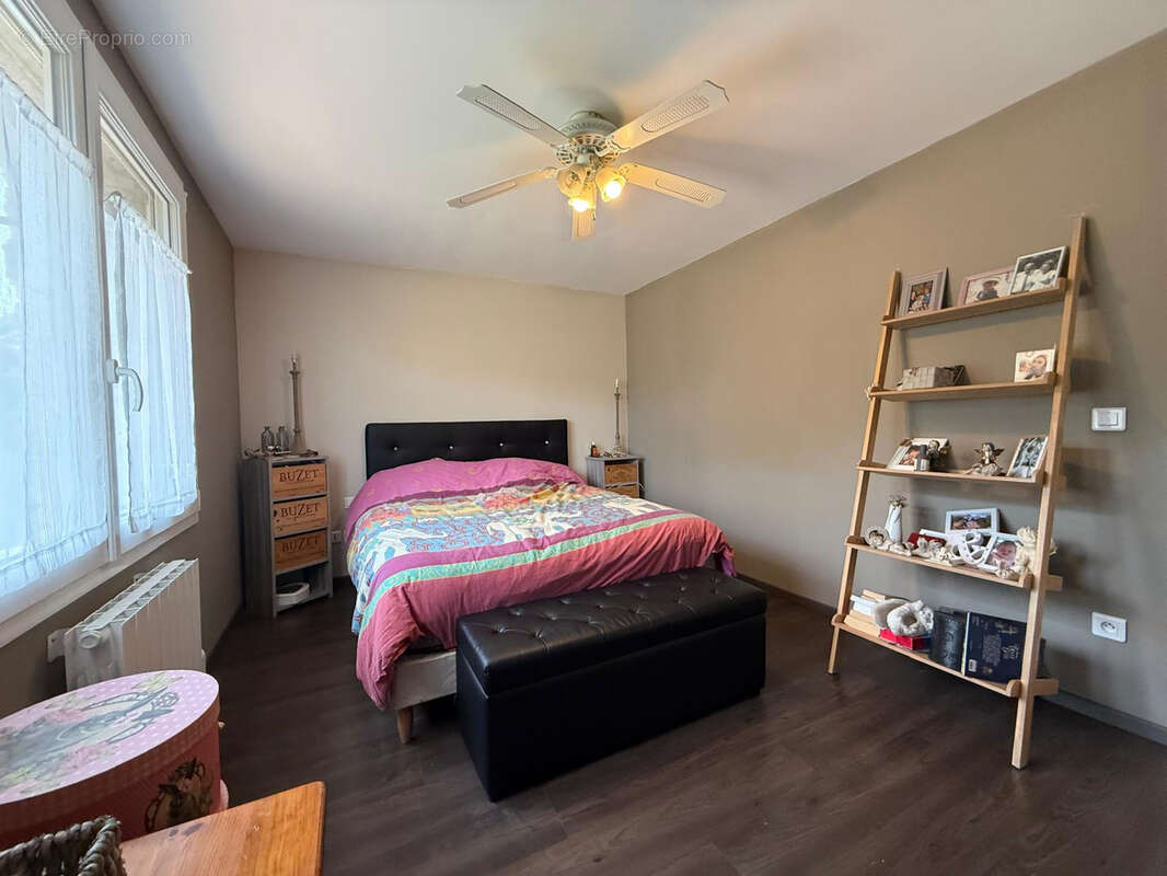 Maison à SAINTE-COLOMBE-EN-BRUILHOIS