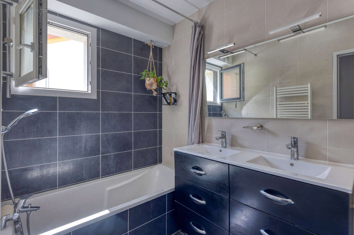 Appartement à TENCIN