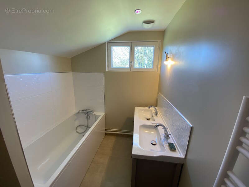 Maison à SAINT-MARTIN-DE-BOSCHERVILLE