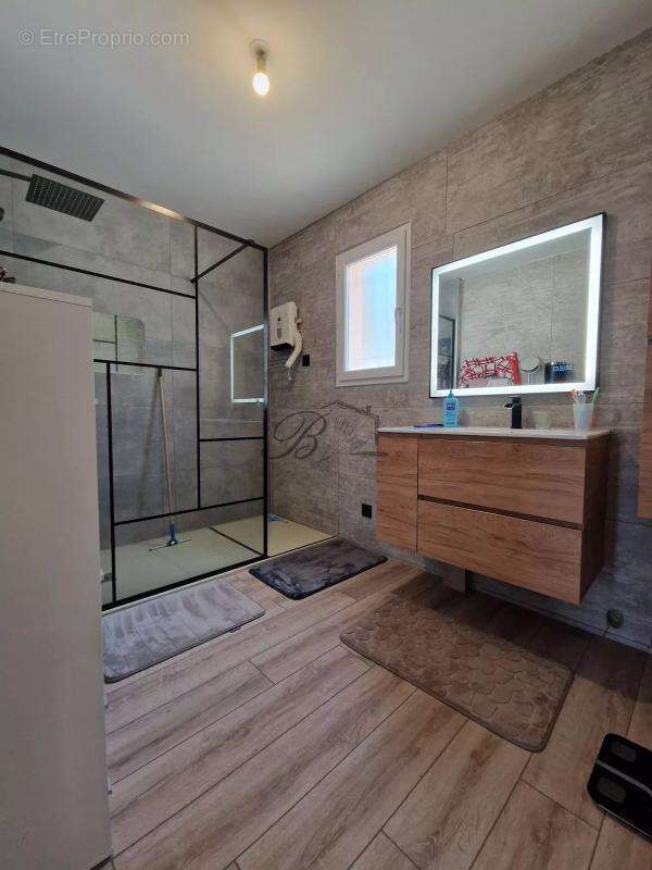 Maison à LA MOTTE-D&#039;AIGUES