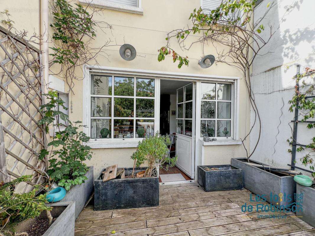 Maison à LE PLESSIS-ROBINSON