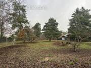 Terrain à SAINT-DENIS-DE-L&#039;HOTEL