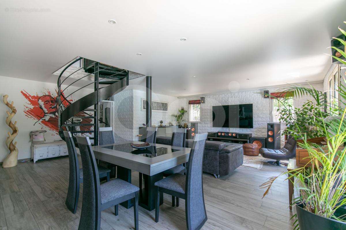 Maison à MAROLLES-EN-BRIE